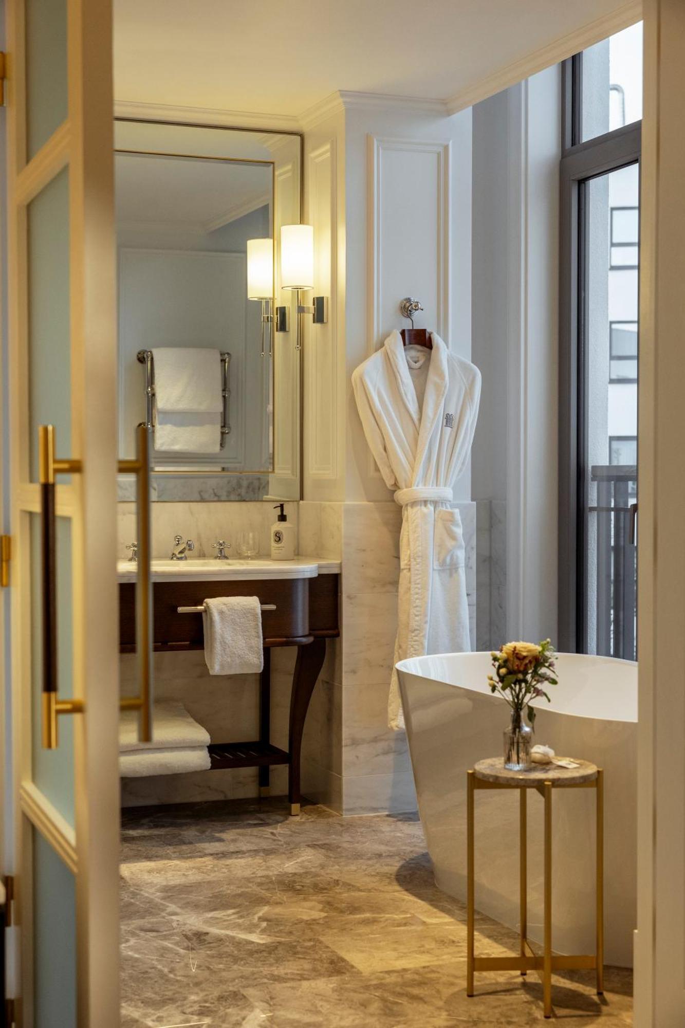 Corinthia Grand Hotel Astoria Брюксел Екстериор снимка
